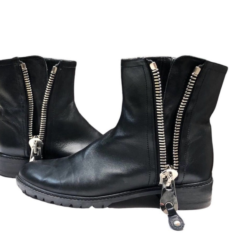 Black Booties Stuart Weitzman. 39